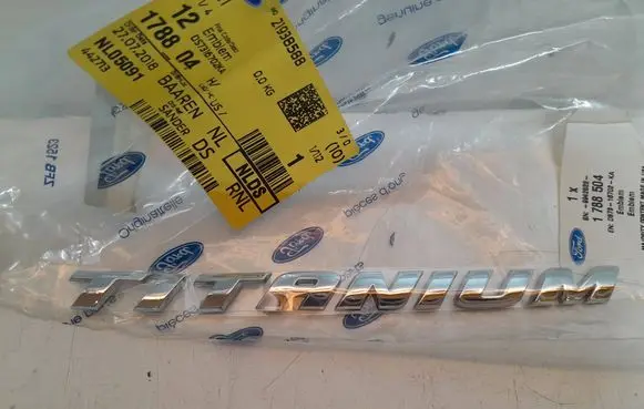 Ford Mondeo MK V Manufacturers badge/model letters 1788504 DS7316702KA