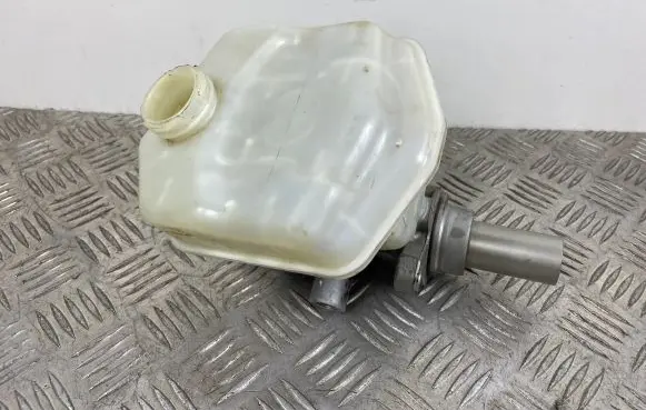 Jeep Grand Cherokee Master brake cylinder