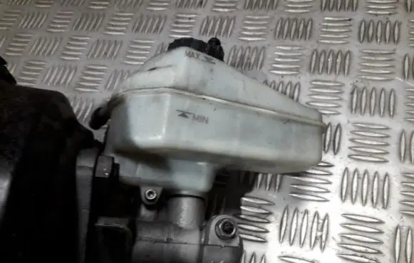 Skoda Octavia Mk2 (1Z) Master brake cylinder 03350886361 033508-86361