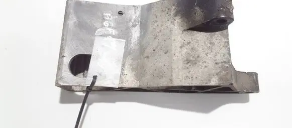 Volvo S60 Engine mounting bracket 9475771 00w42