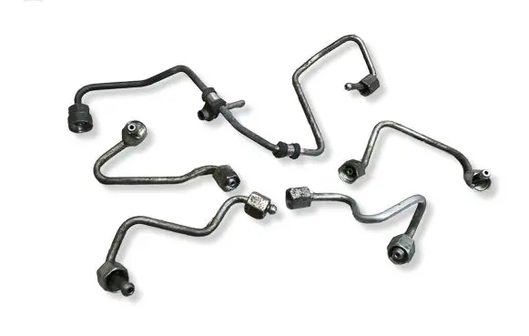 Volkswagen PASSAT B6 Fuel injector supply line/pipe 