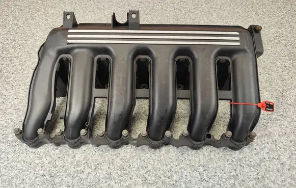 BMW 5 E39 Intake manifold 7789329