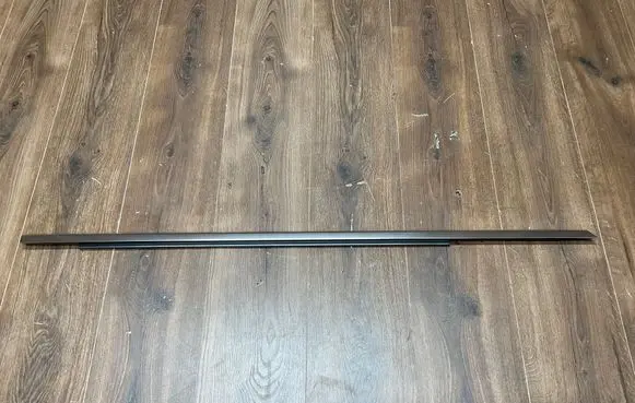 Mercedes-Benz E W213 Front door glass trim molding A2137200224