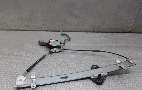 Honda CR-V Front door window regulator with motor