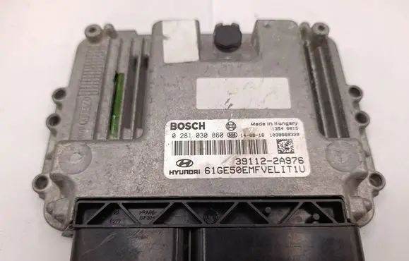 Hyundai i30 Engine control unit/module 0281030860 1039S68320 391122A976