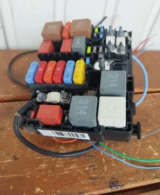 Citroen C5 Aircross Fuse module 9804848580