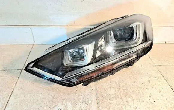 Volkswagen Golf Sportsvan Headlight/headlamp 517941033B 90056398 88711F231C3