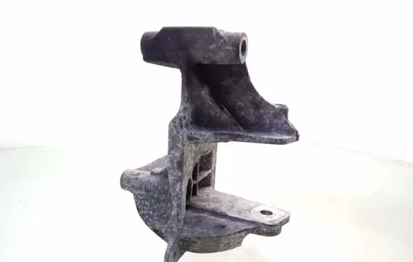 Volkswagen Transporter - Caravelle T5 Engine mounting bracket 070199343B