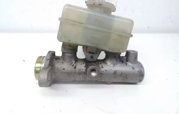 Subaru Impreza II Master brake cylinder