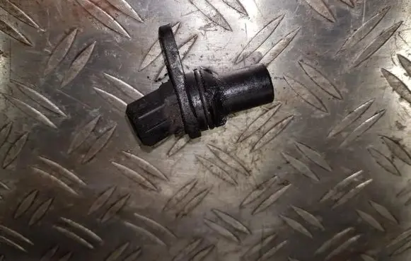 Ford Mondeo MK I Camshaft position sensor 12K073A1D