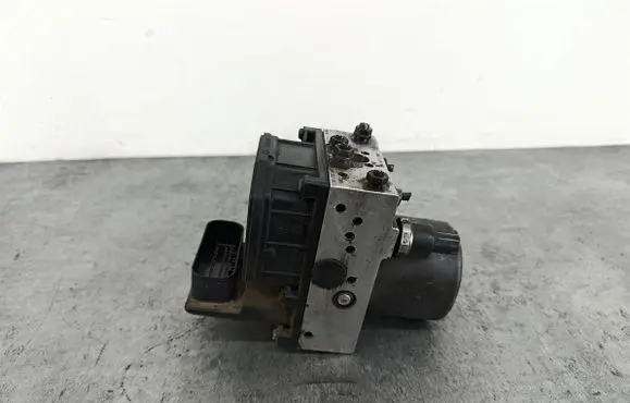 BMW 5 E39 ABS Pump 