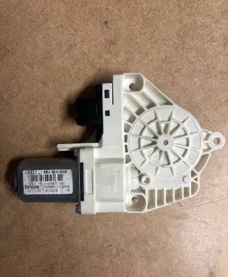 Skoda Superb B6 (3T) Front door window regulator motor 8K0959802 100196557100