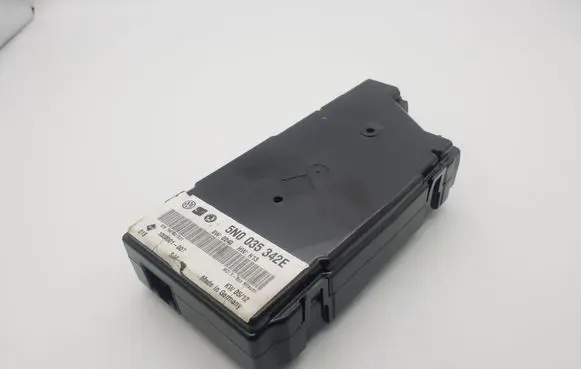Volkswagen Touran II Head unit multimedia control 5N0035342E