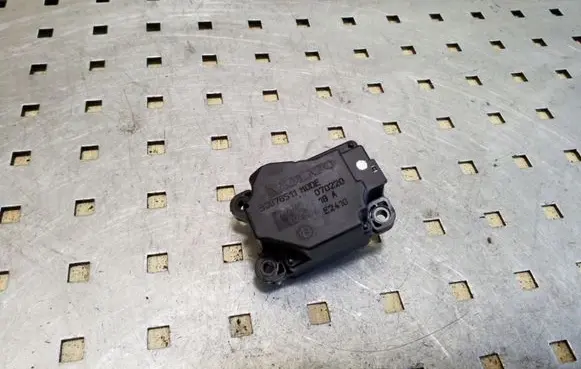 Volvo XC70 Air flap motor/actuator 30676511