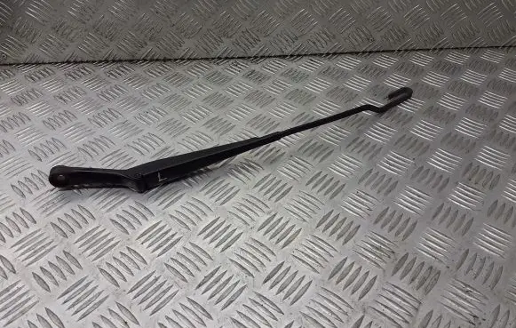 Volkswagen PASSAT B5 Front wiper blade arm 3B1955409
