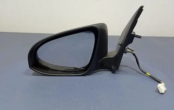 Toyota Auris E180 Front door electric wing mirror