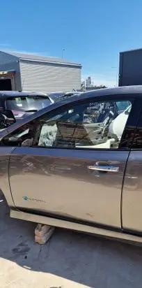 Nissan Leaf II (ZE1) Front door