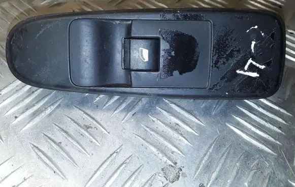 Citroen C4 I Picasso Electric window control switch 96590662XT 009670353