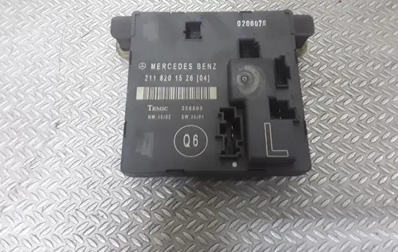 Mercedes-Benz E W211 Door control unit/module 2118201526
