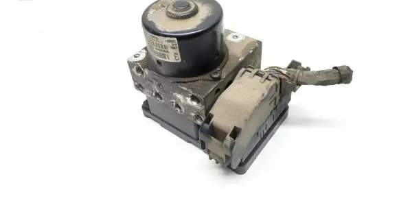 Volvo V70 ABS Pump 8671222 P08671221