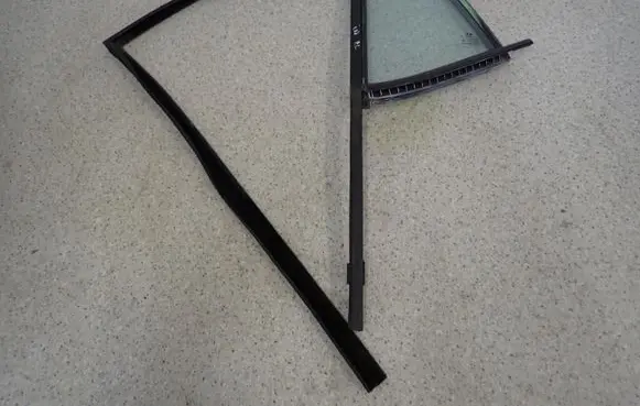 Hyundai i10 Sliding door window/glass 