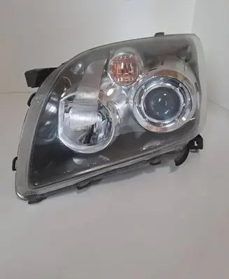 Toyota Avensis T250 Headlight/headlamp 35109