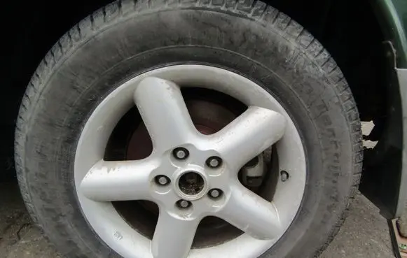 Nissan X-Trail T30 R12 alloy rim 