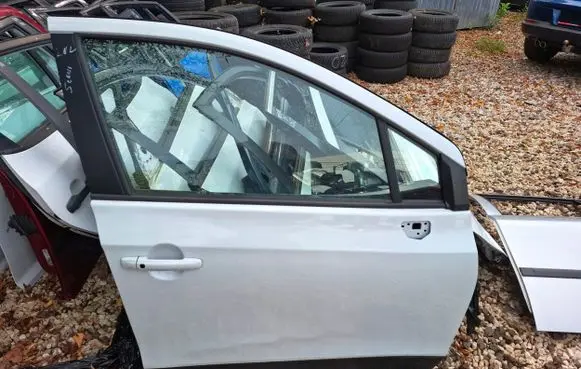 Suzuki SX4 S-Cross Front door