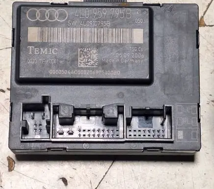 Audi Q7 4L Door control unit/module 4L0959795B 05092006 4L0910795B