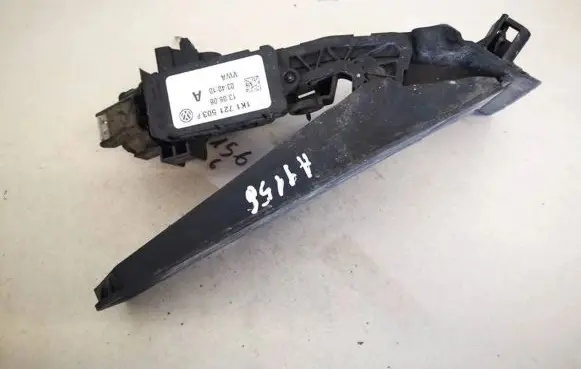 Volkswagen Golf V Accelerator throttle pedal 1k1721503p