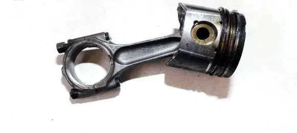 Citroen Xsara Picasso Piston with connecting rod