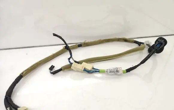 Toyota Avensis T250 Tailgate/trunk wiring harness 8218405100