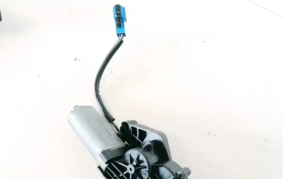 Mercedes-Benz S W221 Seat adjustment motor 820648064 0390203206