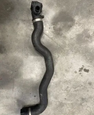 BMW 4 F32 F33 Engine coolant pipe/hose 7811127 127089148