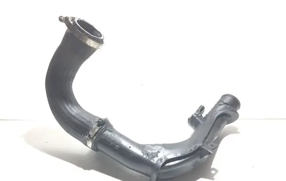 Volkswagen PASSAT B6 Intercooler hose/pipe 5N0145770A