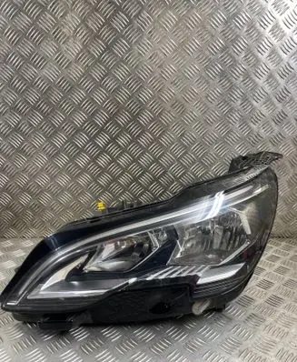 Peugeot 3008 II Headlight/headlamp 9810478380