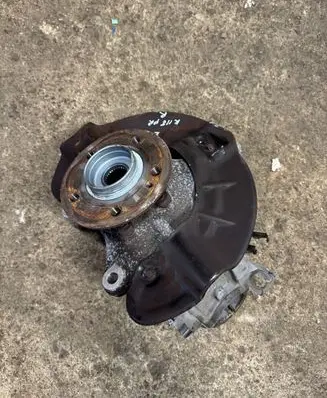Front wheel hub