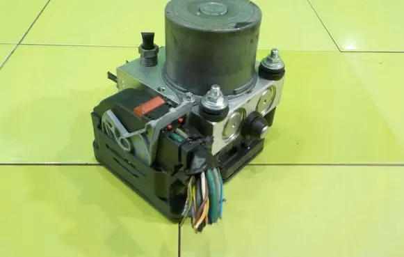 Jaguar XE ABS Pump 0265255604 18AB2