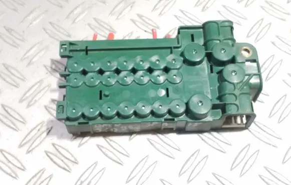 BMW 5 E39 Fuse module 61138370640 61138370641