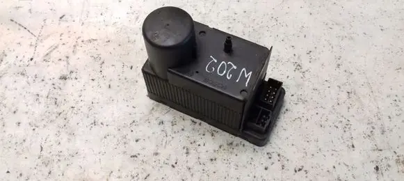 Mercedes-Benz C W202 Central locking vacuum pump 0132006344