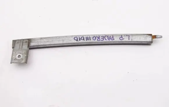 Mitsubishi Pajero Door glass rail 