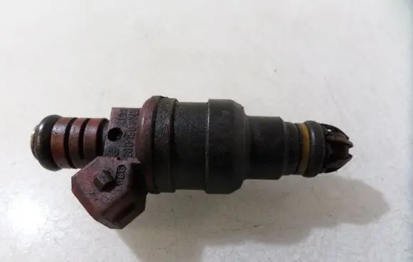 BMW 7 E38 Fuel injector 280150778