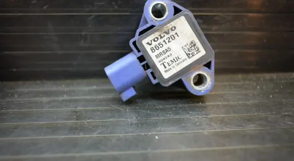 Volvo V50 Airbag deployment crash/impact sensor 8651201