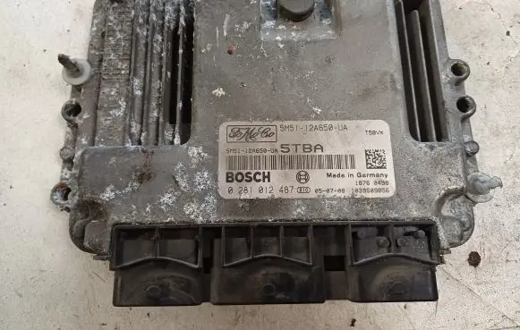 Ford Focus C-MAX Engine control unit/module 5M5112A650UA 0281012487