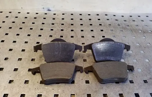 Volvo XC90 Brake pads (rear) 