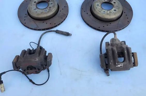 BMW 5 E60 E61 Brake discs and calipers set 