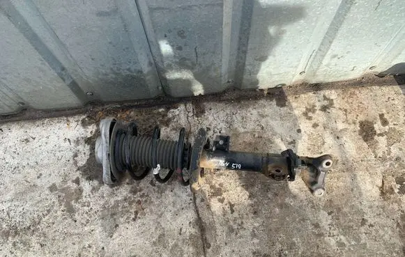 Mercedes-Benz CLS C218 X218 Front shock absorber/damper A2183204113