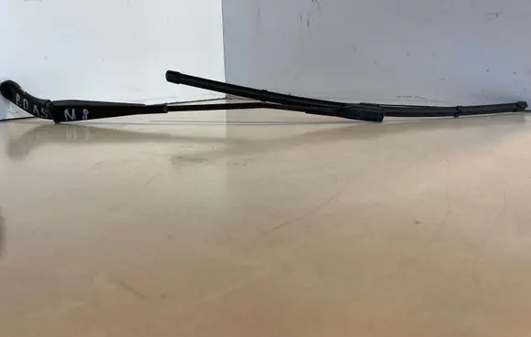 Audi A5 8T 8F Front wiper blade arm 8K2955408