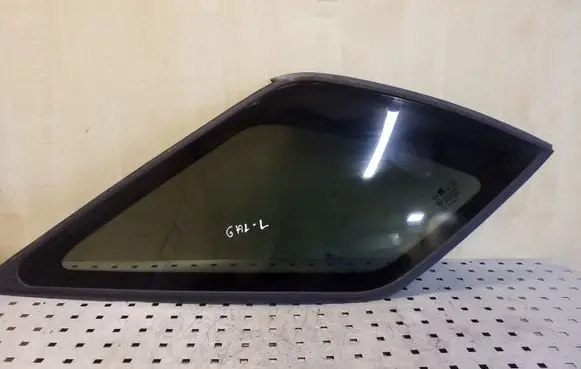 KIA Sorento Rear side window