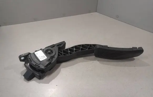 Maserati Ghibli Accelerator throttle pedal 04861715AD 6PV93396627